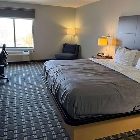 Americinn By Wyndham Columbus Wisconsin Bagian luar foto