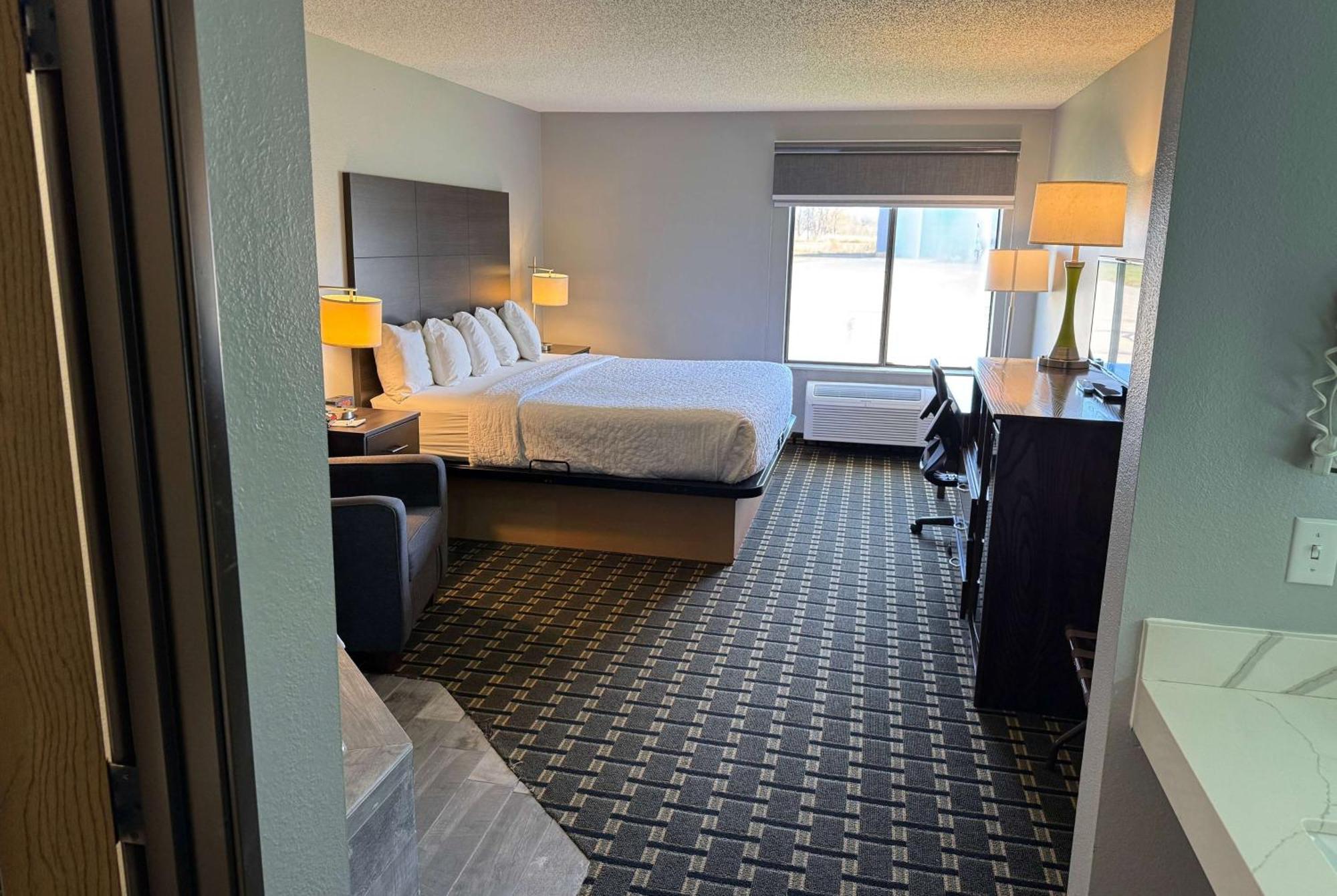 Americinn By Wyndham Columbus Wisconsin Bagian luar foto