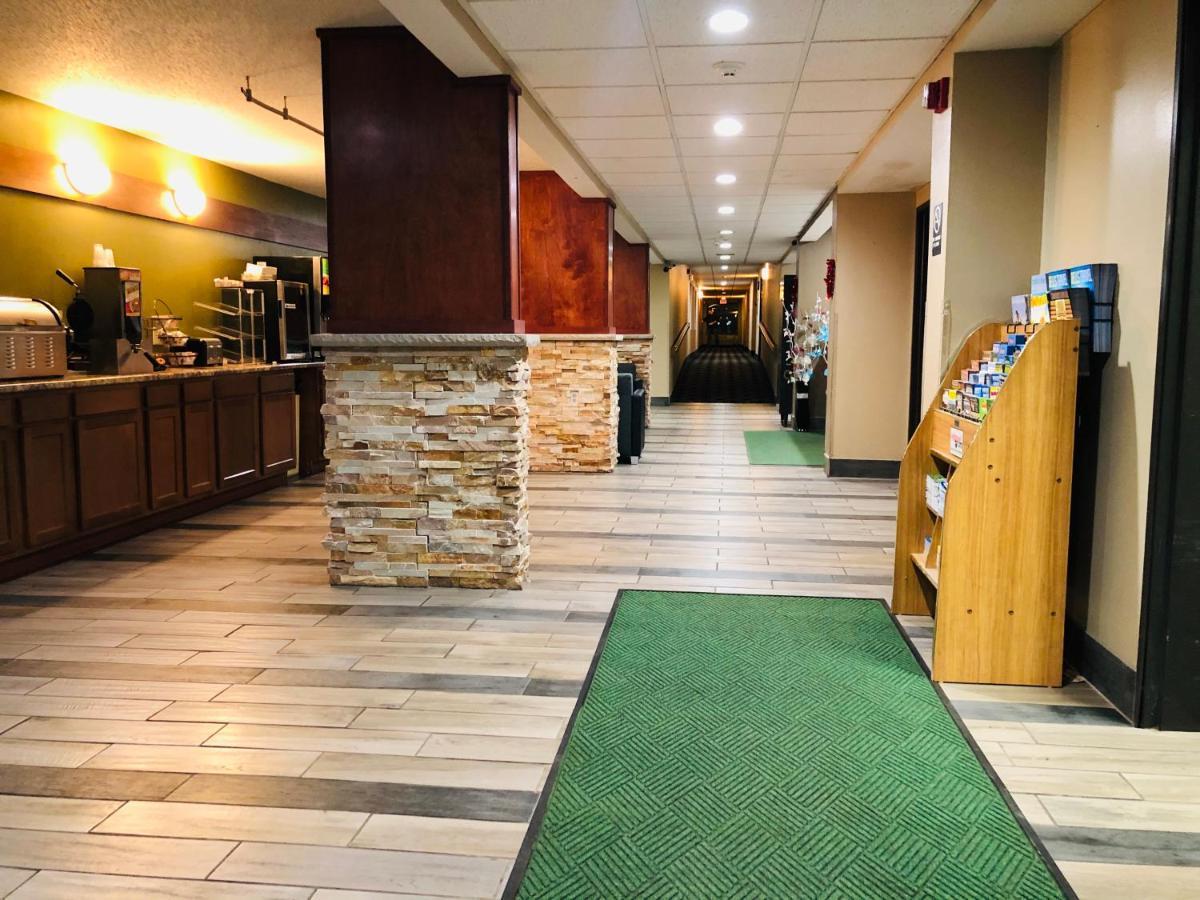 Americinn By Wyndham Columbus Wisconsin Bagian luar foto